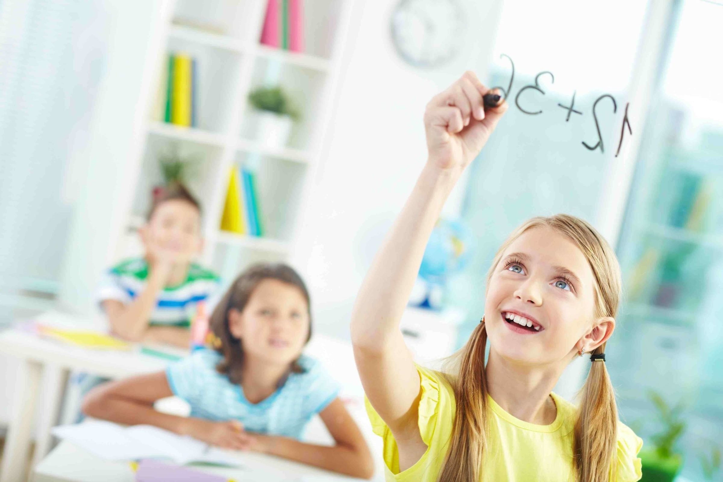 The-Benefits-of-Smart-Boards-scaled