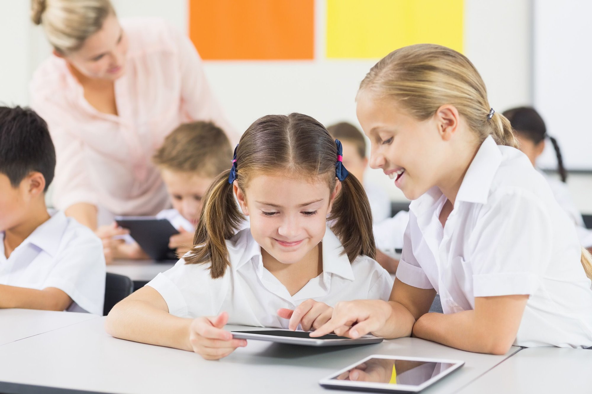 clearasound.com.auwp-contentuploads202208bigstock-School-kids-using-digital-tabl-140345558-scaled clearasound.com.auwp-contentuploads202208bigstock-School-kids-using-digital-tabl-140345558-scaled